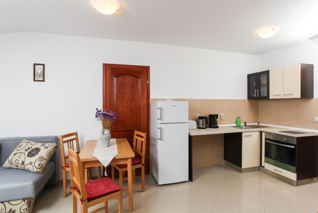 Apartments Ana Lopud Rum bild